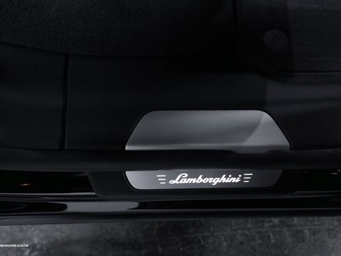 Used 2023 Lamborghini Urus S image 44