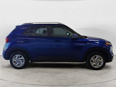 Used 2021 Hyundai Venue SEL FWD image 4