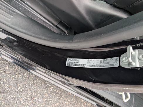 Used 2025 Chrysler Pacifica Select FWD image 17