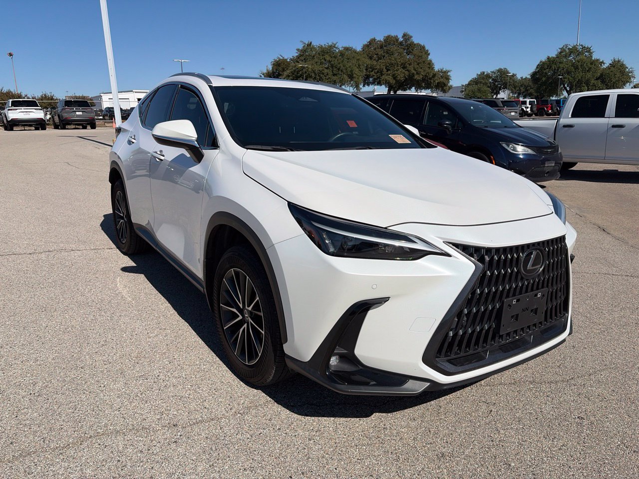 Used 2025 Lexus NX 250 FWD w/ Accessory Package (2T) image 1