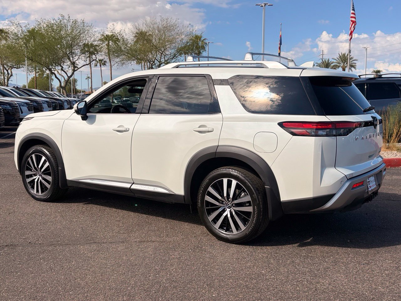 Certified 2024 Nissan Pathfinder Platinum w/ Cargo Package FWD image 4