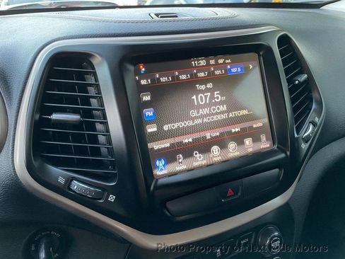 Used 2015 Jeep Cherokee Latitude image 19