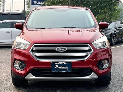 Used 2017 Ford Escape SE w/ SE Cold Weather Package FWD image 2