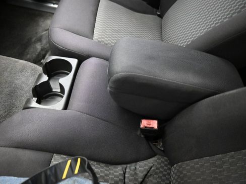 Used 2011 Chevrolet Colorado LT image 17