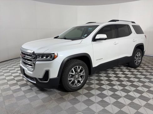 Used 2021 GMC Acadia SLT w/ Technology Package AWD/4WD image 3