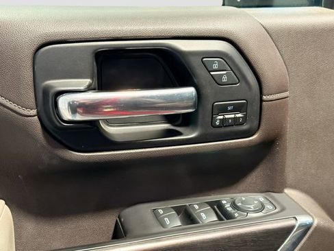 Used 2021 Chevrolet Silverado 2500 LTZ w/ LTZ Premium Package image 17