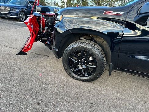 Used 2022 Chevrolet Silverado 1500 LT Trail Boss w/ Convenience Package II image 9