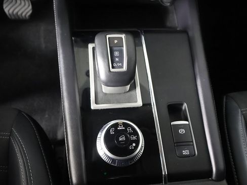 Used 2024 Mitsubishi Outlander SE image 44