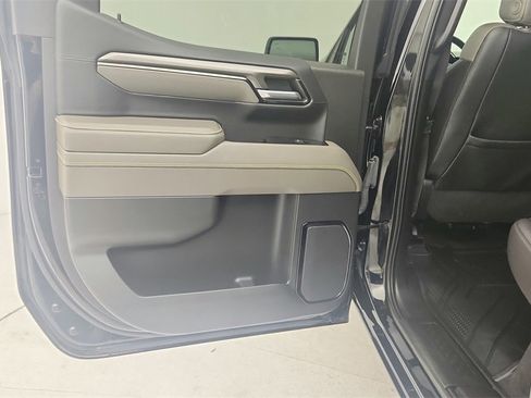 Used 2023 Chevrolet Silverado 1500 ZR2 w/ Technology Package image 29