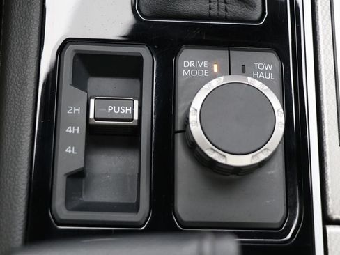 Used 2025 Toyota Sequoia Limited AWD/4WD image 28