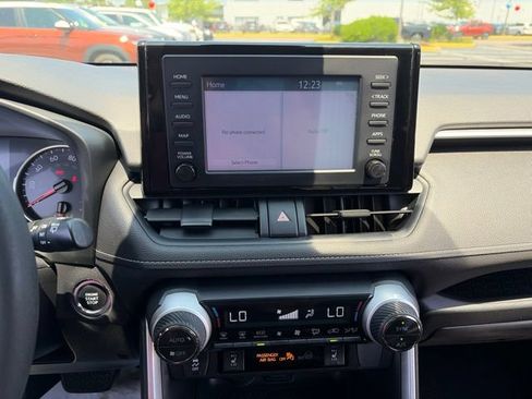 Used 2019 Toyota RAV4 XLE w/ Convenience Package AWD/4WD image 25