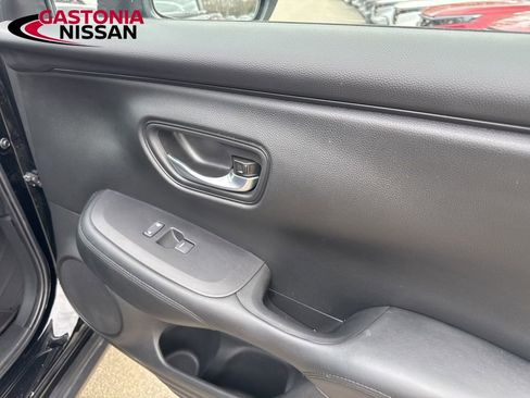 Used 2025 Honda HR-V LX image 22