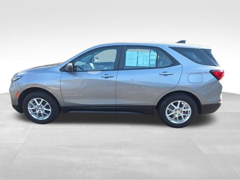 Used 2023 Chevrolet Equinox LS image 9