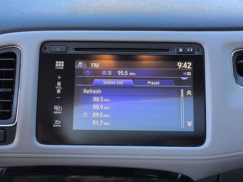 Used 2018 Honda HR-V EX image 11