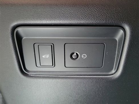 Used 2018 Land Rover Range Rover Sport HSE image 26