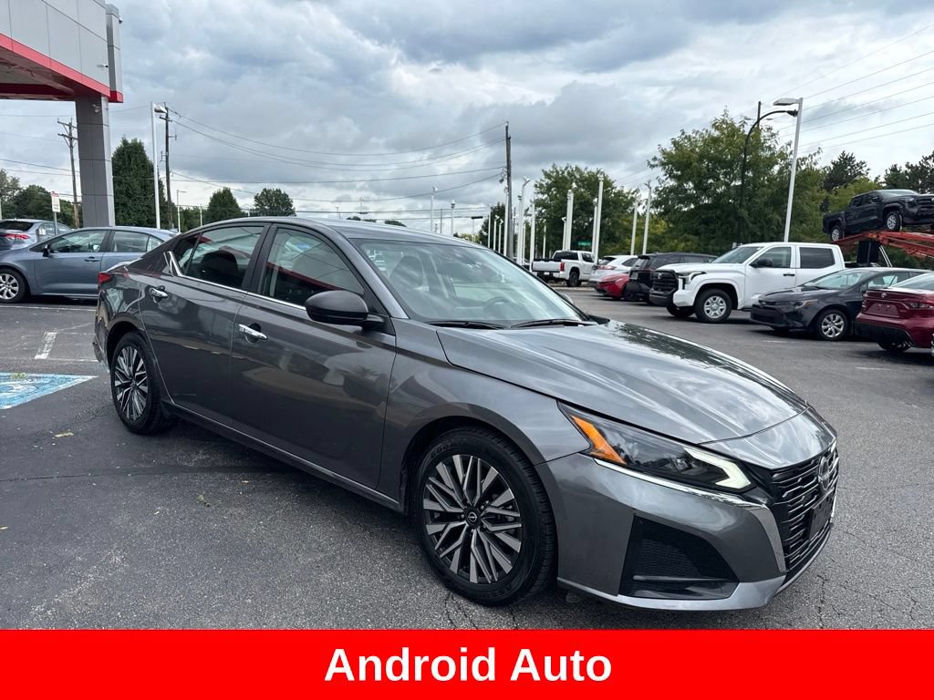 Used 2024 Nissan Altima 2.5 SV FWD image 9