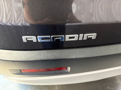 Used 2017 GMC Acadia SLE FWD image 15
