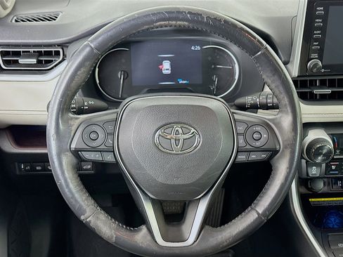 Used 2019 Toyota RAV4 Limited image 18