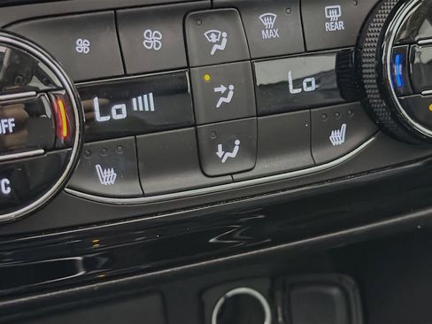 Used 2023 Buick Encore GX Essence w/ Experience Buick Package FWD image 23