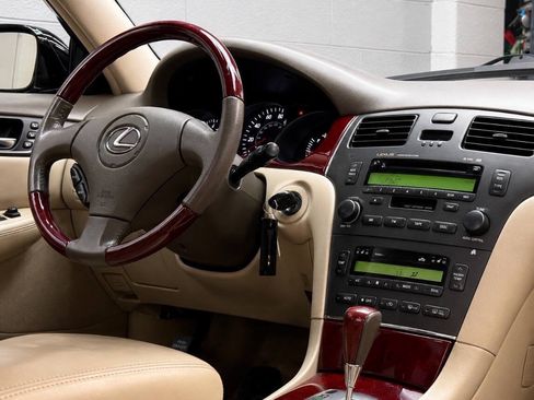 Used 2003 Lexus ES 330 FWD image 14