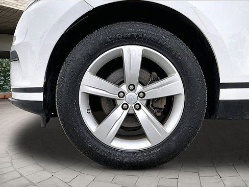 Used 2020 Land Rover Range Rover Velar S image 8