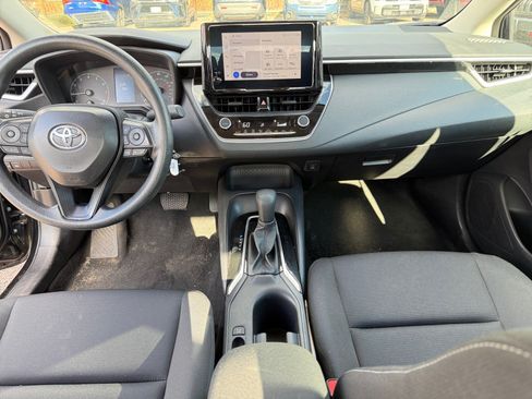 Used 2025 Toyota Corolla LE FWD image 19