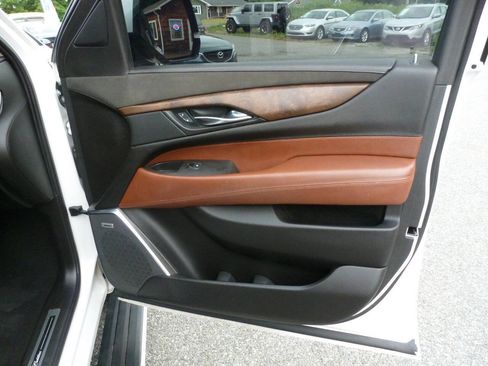 Used 2016 Cadillac Escalade Premium AWD/4WD image 47
