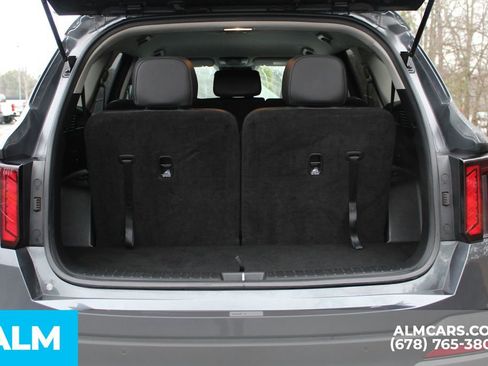 Used 2024 Kia Sorento S image 24