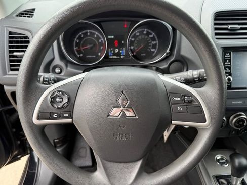 Used 2023 Mitsubishi Outlander Sport ES AWD/4WD image 12