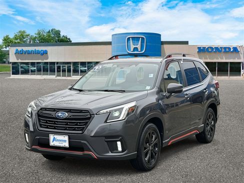 Used 2023 Subaru Forester Sport image 2