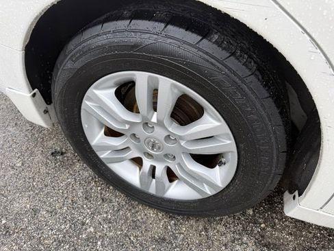 Used 2010 Nissan Altima 2.5 S w/ Convenience Pkg image 15