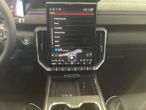 Used 2025 GMC Acadia Denali AWD/4WD image 11