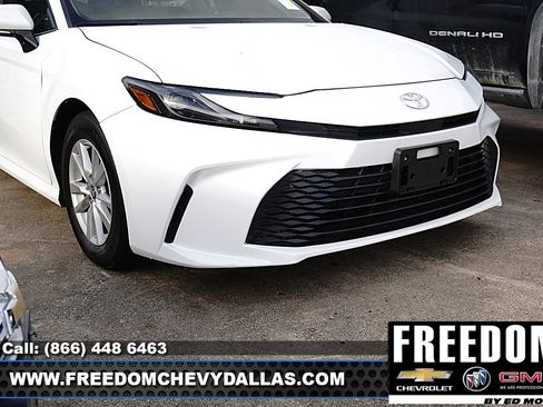 Used 2025 Toyota Camry LE FWD image 6