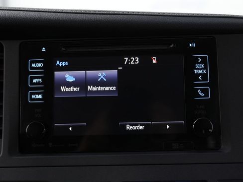 Used 2017 Toyota Sienna XLE Premium FWD image 55