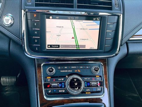 Used 2018 Lincoln Continental Reserve w/ Continental Climate Package image 15