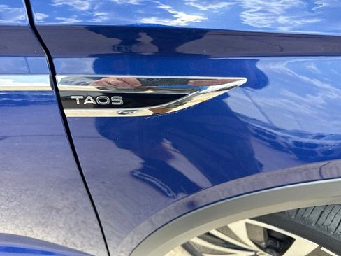 Used 2023 Volkswagen Taos SE FWD image 16