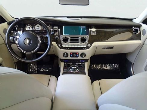 Used 2014 Rolls-Royce Wraith image 18