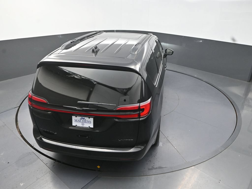 Used 2025 Chrysler Pacifica Limited FWD image 20