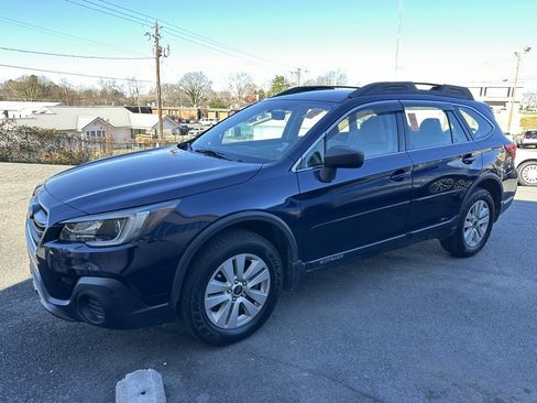 Used 2018 Subaru Outback 2.5i image 2