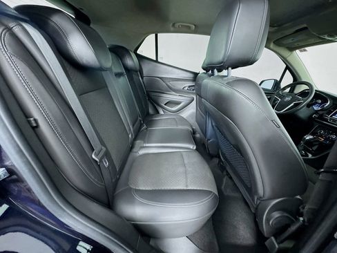 Used 2021 Buick Encore Preferred w/ Safety Package FWD image 28