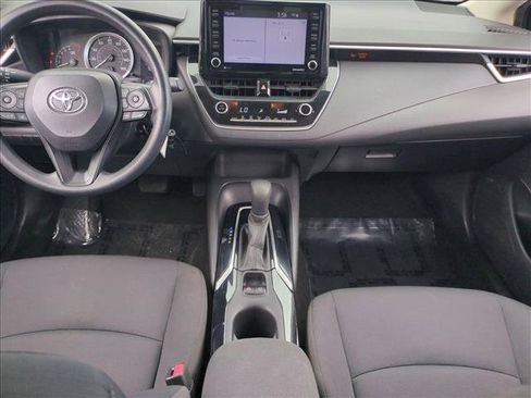 Used 2022 Toyota Corolla LE FWD image 16