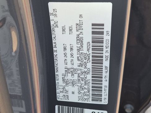 Certified 2025 Toyota Tacoma SR5 AWD/4WD image 30