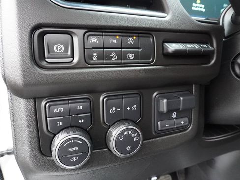 Certified 2024 Chevrolet Suburban High Country image 19