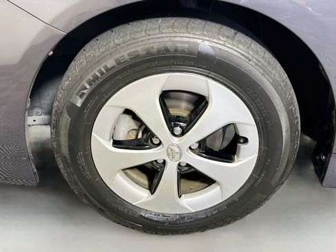 Used 2015 Toyota Prius Two FWD image 13