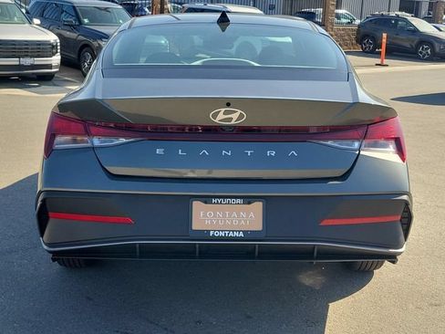 New 2026 Hyundai Elantra SE FWD image 30