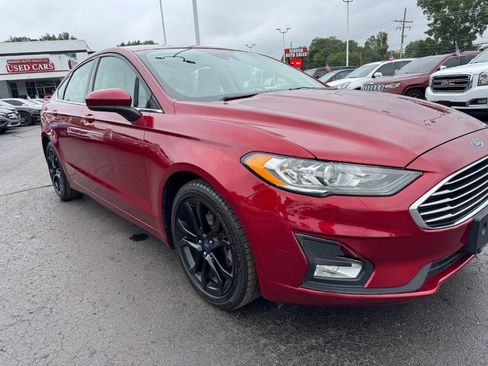 Used 2019 Ford Fusion SE w/ Equipment Group 151A FWD image 12
