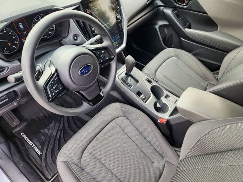 Used 2024 Subaru Crosstrek 2.0i Premium image 2