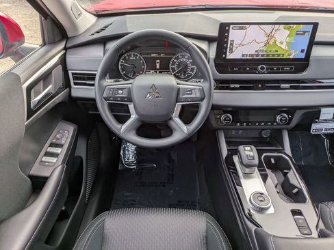 New 2026 Mitsubishi Outlander ES AWD/4WD image 16
