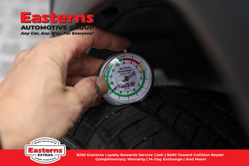 Used 2025 Jeep Compass Trailhawk AWD/4WD image 28