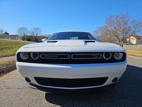 Used 2018 Dodge Challenger R/T Plus image 8